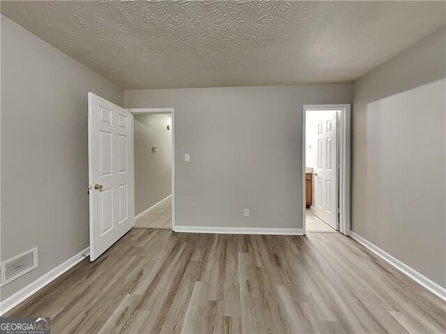 876 Saint Charles Ct, Lawrenceville, GA 30046