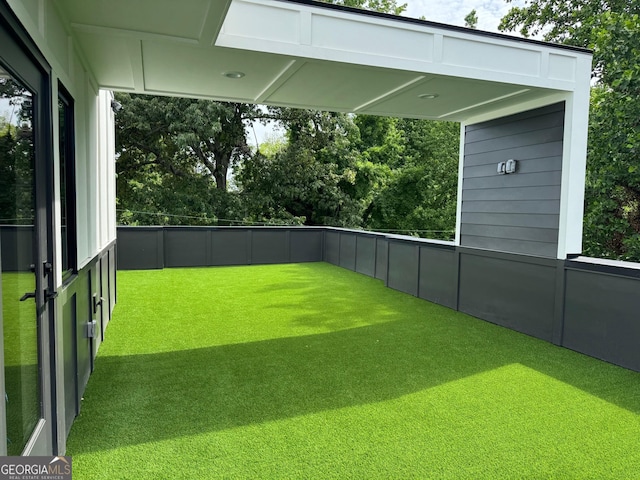 1962 8th St, Chamblee, GA 30341 - view of yard