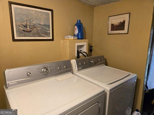 81 Shrader Ln, Ringgold, GA 30736 - laundry area with washing machine and clothes dryer