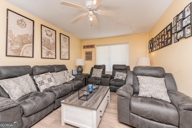 141 Stoneridge Dr, Warner Robins, GA 31088 - living area featuring light wood-style flooring and a ceiling fan