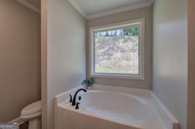 315 Arbor Cir, Rockmart, GA 30153 - bathroom featuring a garden tub, toilet, and crown molding