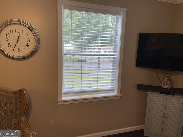 501 Lakeshore Dr, Monticello, GA 31064 - detailed view of baseboards