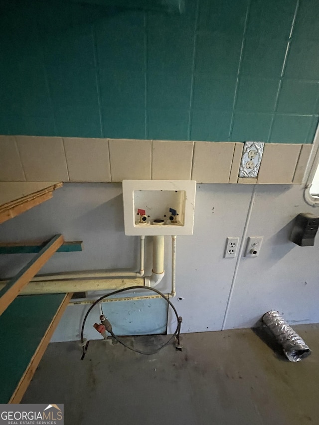 1095 Mountain Shadows Dr, Cleveland, GA 30528 - view of laundry room