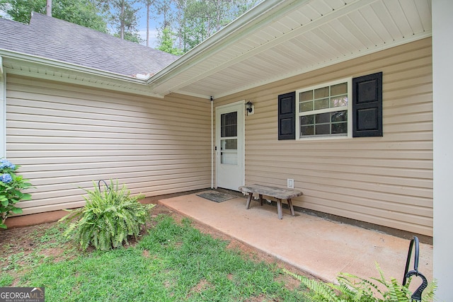 325 Leonard Rd, Lagrange, GA 30241 - view of exterior entry featuring a shingled roof