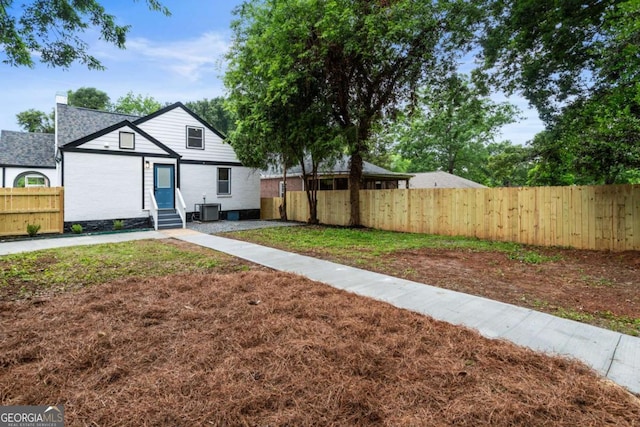 1283 Beecher St SW, Atlanta, GA 30310 - view of front of property with entry steps and a fenced backyard