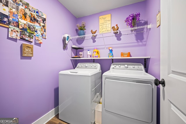 290 Bowers Estates Dr, Hartwell, GA 30643 - laundry room featuring independent washer and dryer, wood finished floors, and baseboards