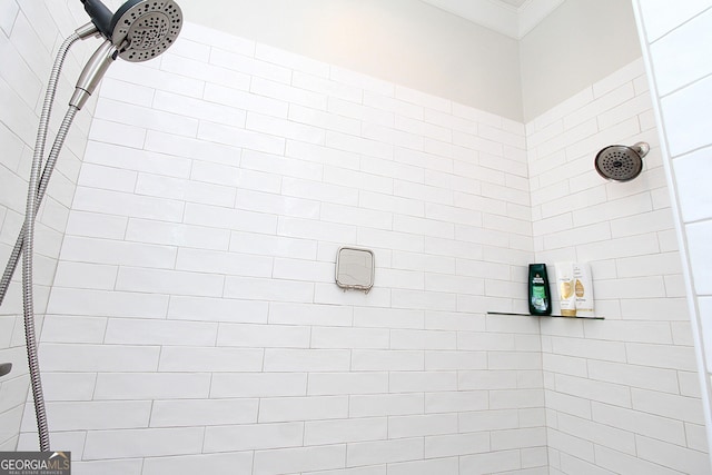 603 W 1st St, Rome, GA 30161 - full bath with tiled shower and crown molding