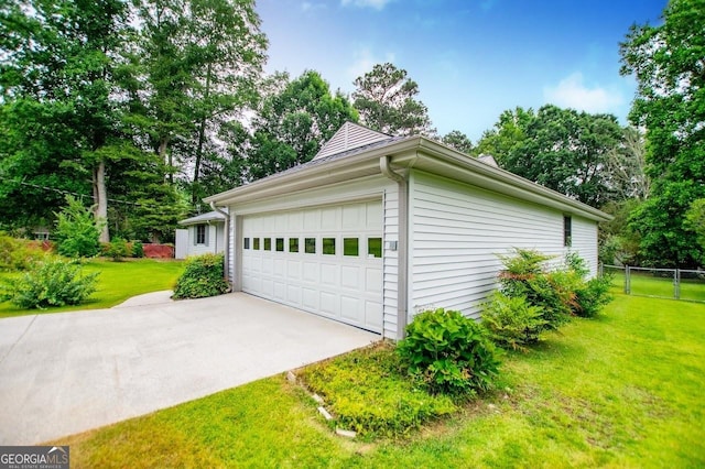 65 Pine Haven Ct, Carrollton, GA 30116 - garage with view of scattered trees