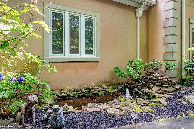 5105 Jett Forest Trl NW, Sandy Springs, GA 30327 - view of side of property with stucco siding