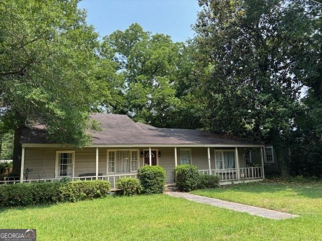 315 Clairborne Ave, Statesboro, GA 30458 - view of front of property with covered porch and a front yard