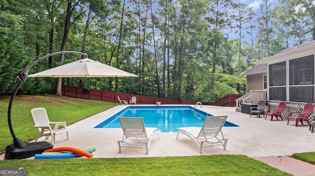 207 Saddle Mountain Rd SE, Rome, GA 30161 - view of swimming pool featuring a sunroom and a patio area