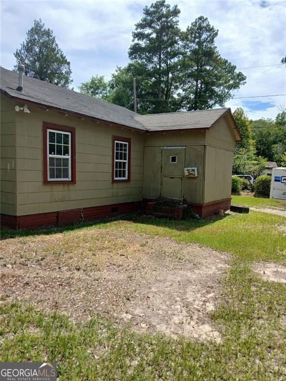 1263 Highland Ave, Macon, GA 31211 - view of front of house featuring crawl space