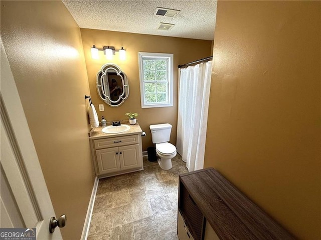 298 Moorings Run, Jasper, GA 30143 - full bath featuring vanity, a textured ceiling, and curtained shower