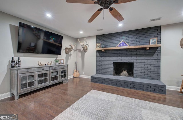 6095 Fords Rd NW, Acworth, GA 30101 - living area with baseboards, wood finished floors, recessed lighting, ceiling fan, and a fireplace