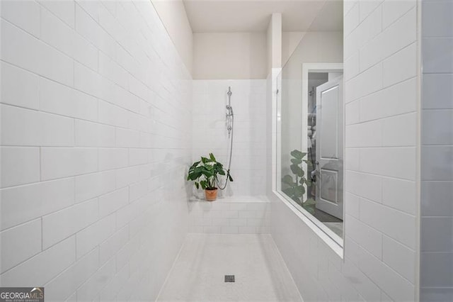 993 Harvest Park Ln, Suwanee, GA 30024 - full bathroom with tiled shower