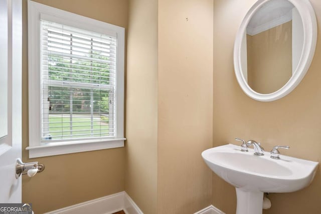 12194 Limeridge Ct, Alpharetta, GA 30004 - bathroom featuring plenty of natural light