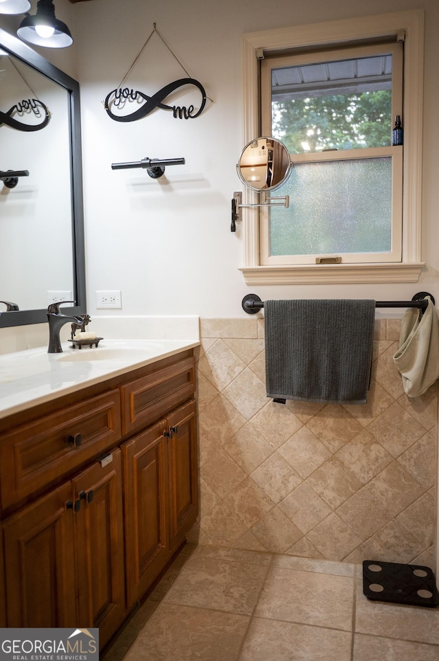 323 Mccartan Trl, Clarkesville, GA 30523 - bathroom with vanity