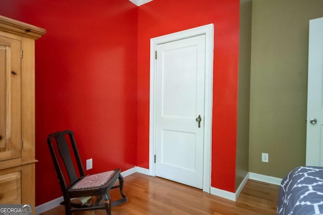 1079 Hardeman Farm Rd, Carnesville, GA 30521 - living area with wood finished floors and baseboards