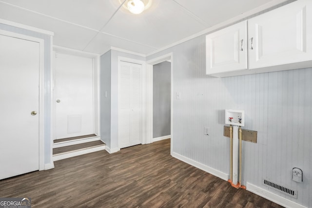 172B Hummingbird Ln, Jackson, GA 30233 - laundry area featuring cabinet space, washer hookup, and dark wood-style flooring