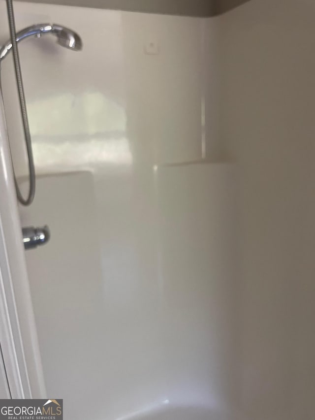 215 Old Mize Rd, Toccoa, GA 30577 - bathroom view