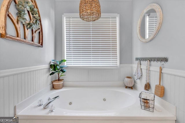 15 Split Oak Dr SW, Cartersville, GA 30120 - full bath with a tub with jets and a wainscoted wall