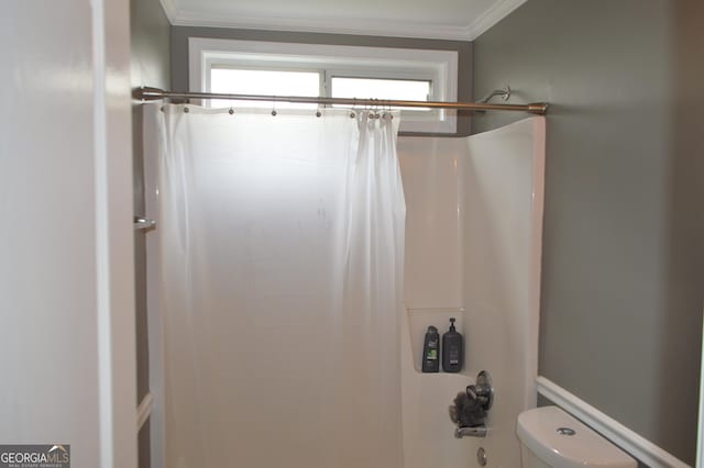 5427 Woodstream Ct, Gainesville, GA 30507 - bathroom with ornamental molding, toilet, and shower / tub combo