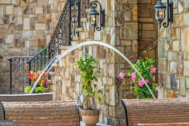 37 Retreat Rdg, Cartersville, GA 30120 - exterior view of stone siding