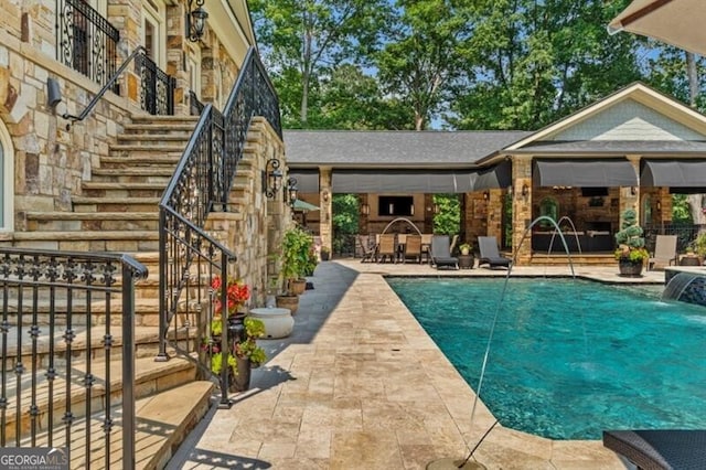 37 Retreat Rdg, Cartersville, GA 30120 - swimming pool with stairway and a patio