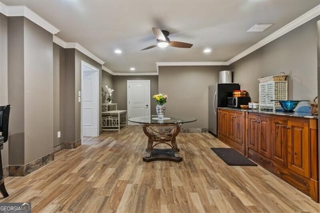 37 Retreat Rdg, Cartersville, GA 30120 - living area featuring a ceiling fan, ornamental molding, light wood-style flooring, and recessed lighting