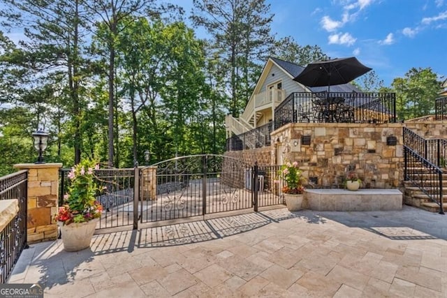 37 Retreat Rdg, Cartersville, GA 30120 - gate featuring stairs