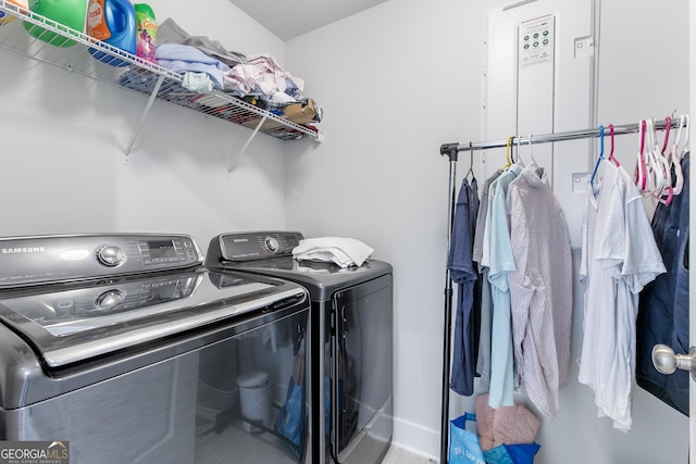 411 Riverclub Rd, Acworth, GA 30101 - washroom with washing machine and clothes dryer and baseboards