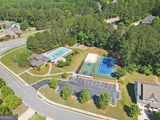 411 Riverclub Rd, Acworth, GA 30101 - bird's eye view of a pool and a forest