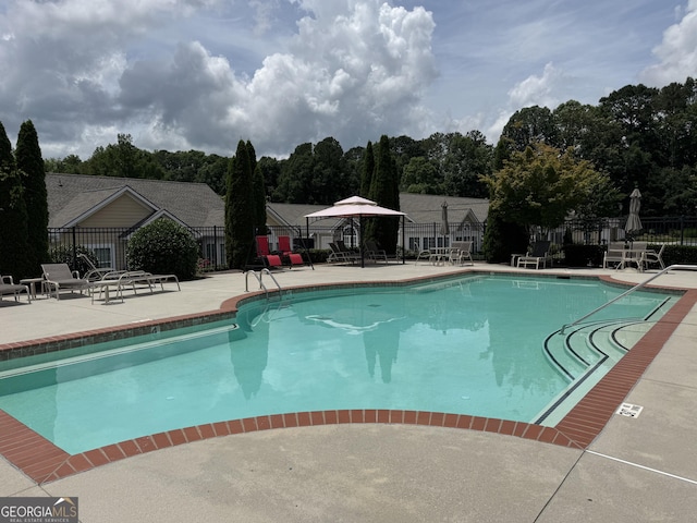 140 Rehobeth Way, Fayetteville, GA 30214 - community pool with a patio