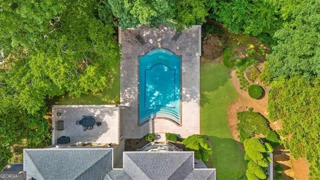 9005 Old Southwick Pass, Alpharetta, GA 30022 - view from above of property featuring a pool