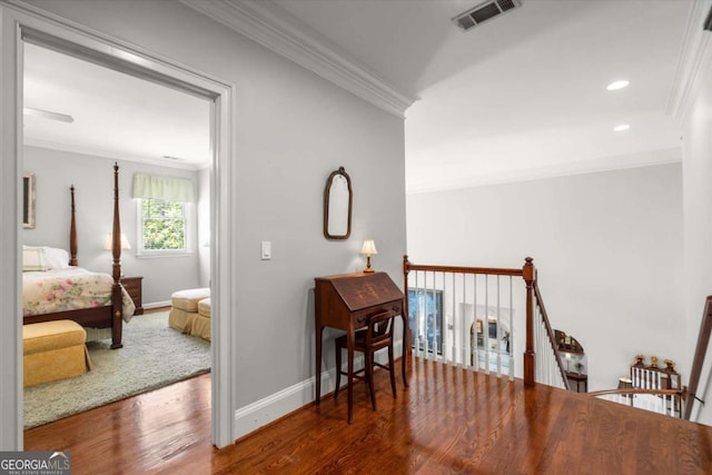 771 Rattlesnake Rdg, Dawsonville, GA 30534 - corridor featuring crown molding, wood finished floors, an upstairs landing, and recessed lighting