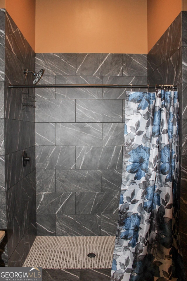 1048 Whites Mill Rd, Valley, AL 36854 - full bathroom featuring a tile shower