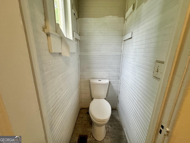 310 Butler St, Waycross, GA 31501 - bathroom featuring toilet