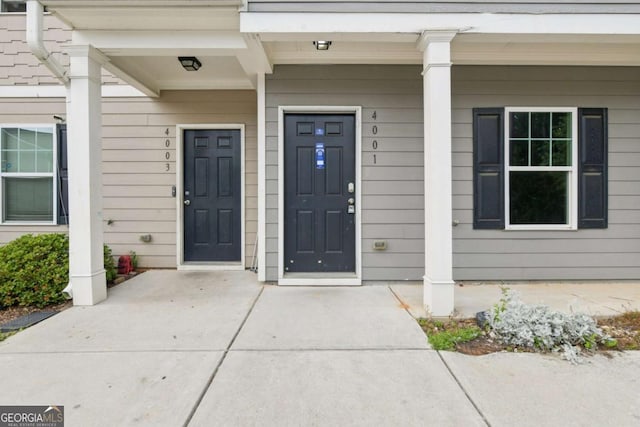 4001 Avalon Rd SW, Atlanta, GA 30331 - entrance to property with covered porch