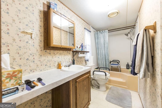 912 Druid St, Dublin, GA 31021 - full bathroom featuring wallpapered walls, vanity, shower / tub combo with curtain, and tile patterned floors