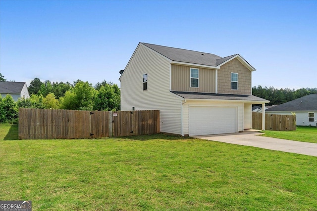 104 Middleton Ct, Chatsworth, GA 30705 - view of home's exterior with driveway and a garage