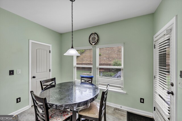226 Creek View Ln, Acworth, GA 30102 - dining area featuring baseboards