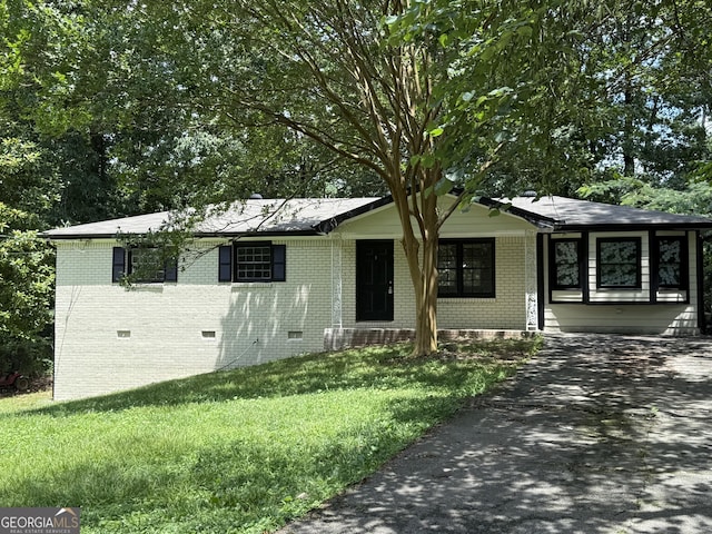 2095 Mulkey Rd SW, Marietta, GA 30008 - ranch-style house with crawl space, brick siding, a front yard, and asphalt driveway