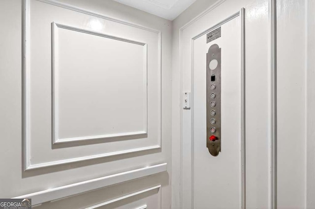 3541 Roswell Rd NE Unit 21, Atlanta, GA 30305 - elevator