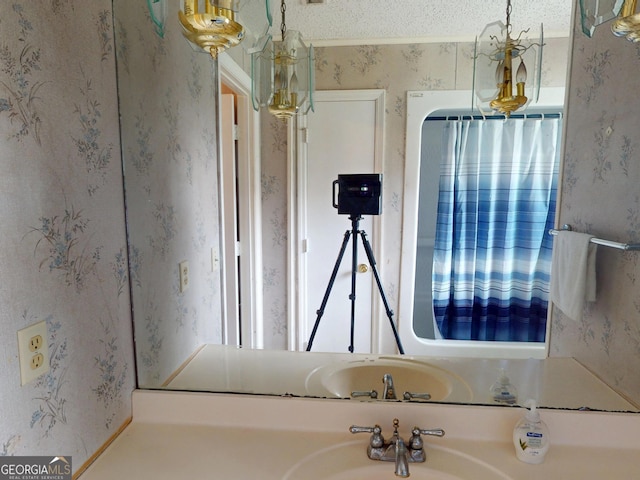 895 Ga Highway 57, Kite, GA 31049 - bathroom featuring wallpapered walls