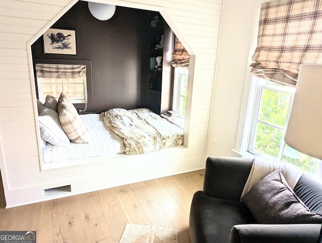 10540 Serenbe Ln, Chattahoochee Hills, GA 30268 - bedroom featuring wood finished floors