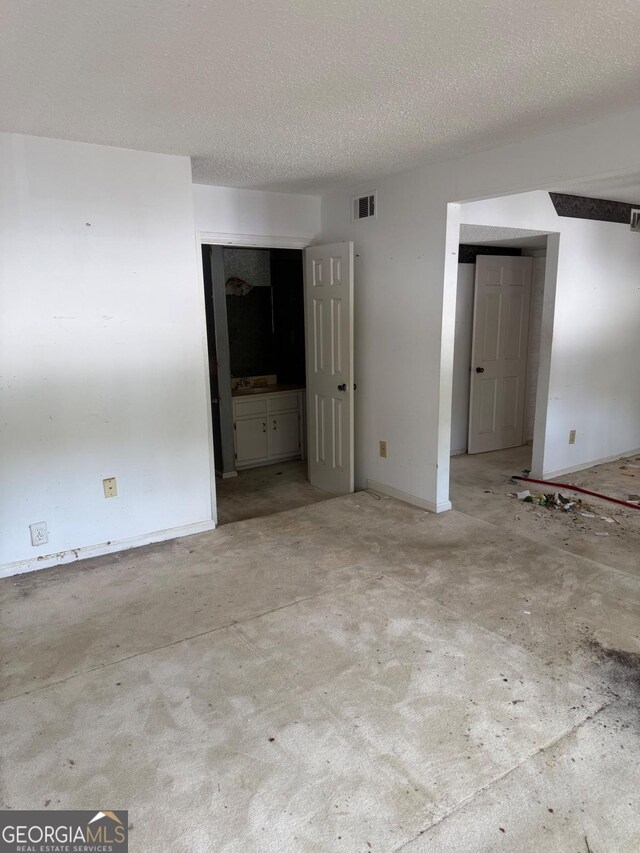 809 Camelot Dr, College Park, GA 30349