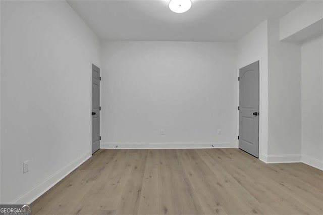 830 Gaston St SW, Atlanta, GA 30310 - unfurnished room with light wood finished floors