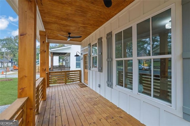 830 Gaston St SW, Atlanta, GA 30310 - porch featuring a ceiling fan