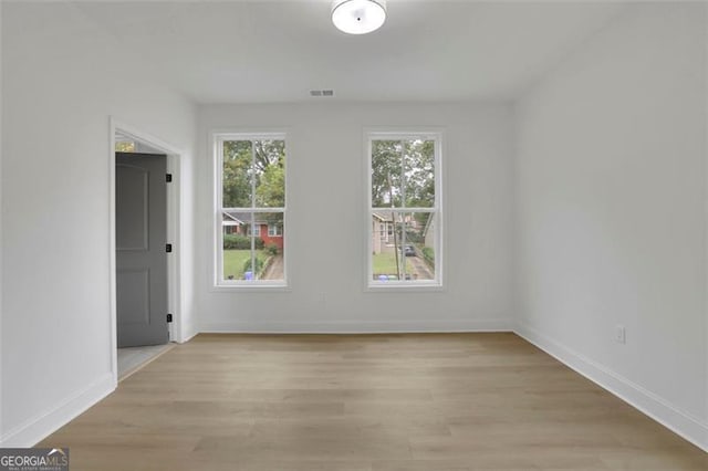 826 Gaston St SW, Atlanta, GA 30310 - empty room with light wood-style floors