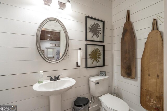 1421 Jack Malcom Rd, Madison, GA 30650 - half bath with toilet